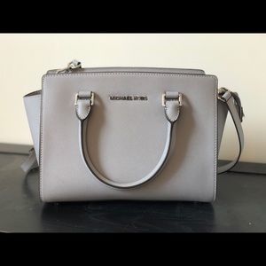 Michael Kors Cross body